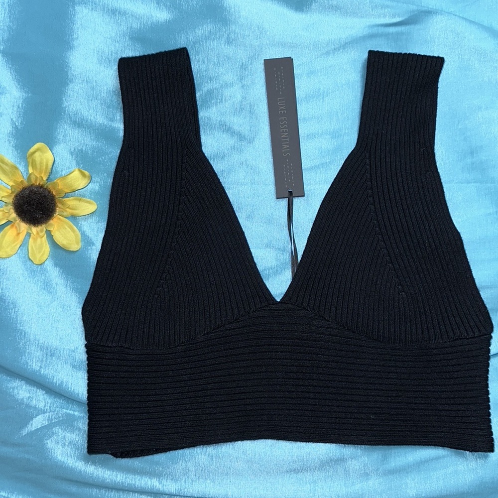 NWT House of Harlow medium ribbed luxury crop top